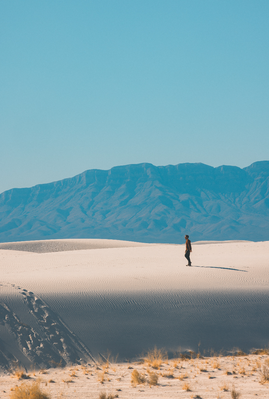 5 Exhilarating Hikes To Take in White Sands National Park